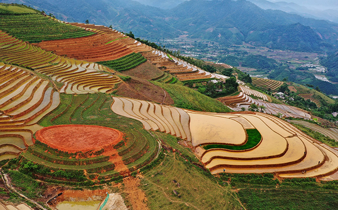 Xốn xang ‘kỳ quan’ ruộng bậc thang Phong Dụ Thượng, Yên Bái-dulichgiaitri.vn Xốn xang ‘kỳ quan’ ruộng bậc thang Phong Dụ Thượng, Yên Bái-dulichgiaitri.vn