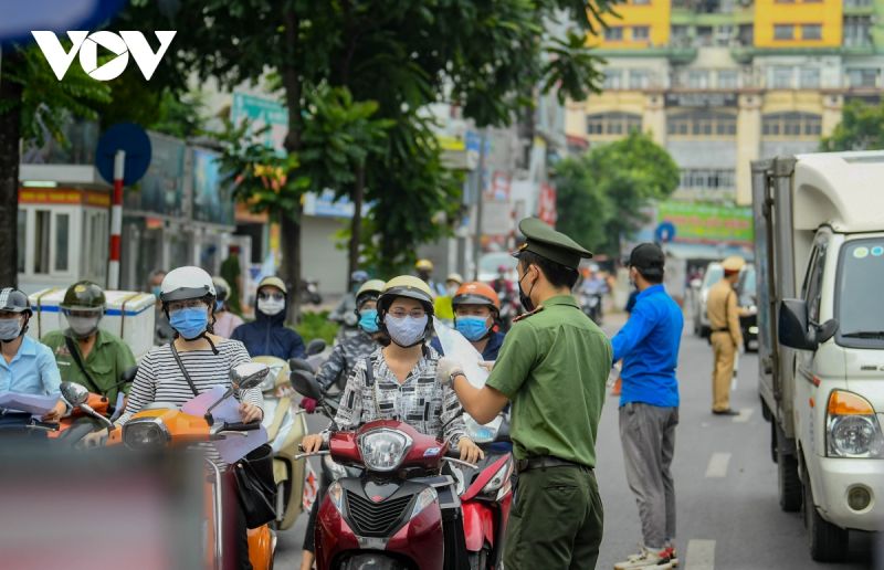 Hà Nội: Nhiều chốt kiểm soát  ùn ứ sau khi có quy định mới về giấy đi đường-dulichgiaitri.vn