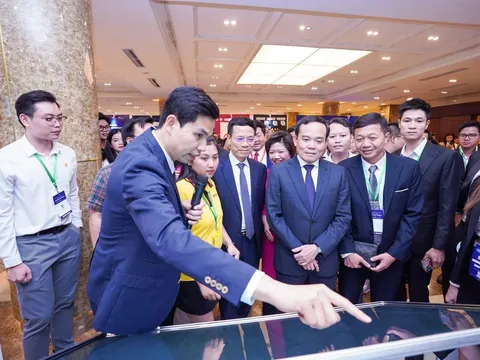 'Ứng dụng AI có thể thiết kế ảnh thời trang nhanh hơn 24 lần'