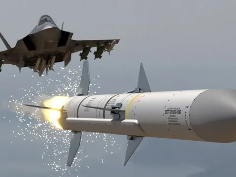 Mỹ tăng cường sản xuất 3 loại tên lửa trứ danh JASSM, LRASM và AMRAAM