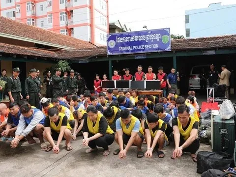 Cô gái Việt cầm đầu đường dây lừa đảo qua mạng hơn 300 tỷ đồng ở Campuchia