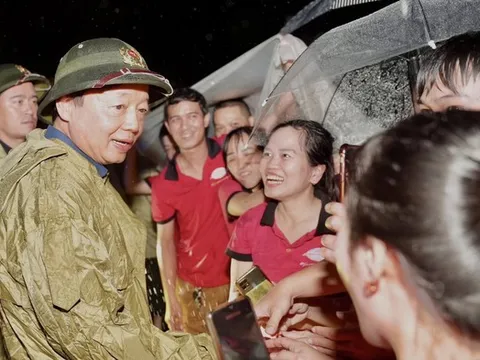 Phó Thủ tướng Trần Hồng Hà: Không để người dân nào thiếu đói, rét sau lũ