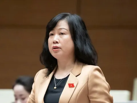 Đề nghị xem xét hành hung nhân viên y tế là hành vi chống người thi hành công vụ