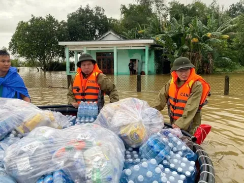 Sáng ngời tinh thần 'vì nhân dân phục vụ' của lực lượng Công an trong đợt lũ lịch sử